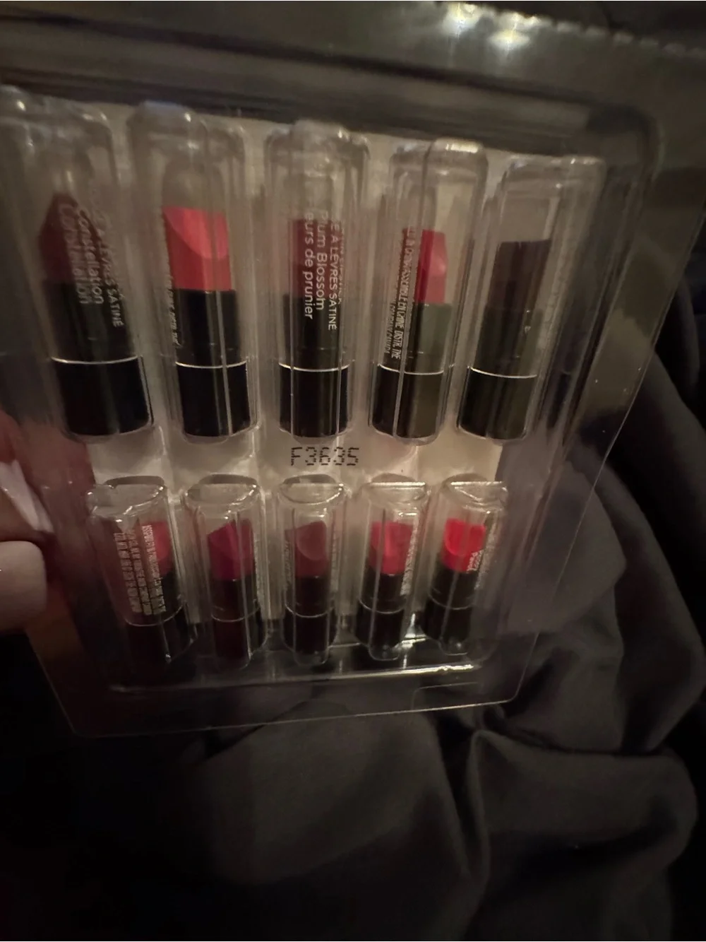 Avon Mini Lipstick Set - Red and Pink Shades